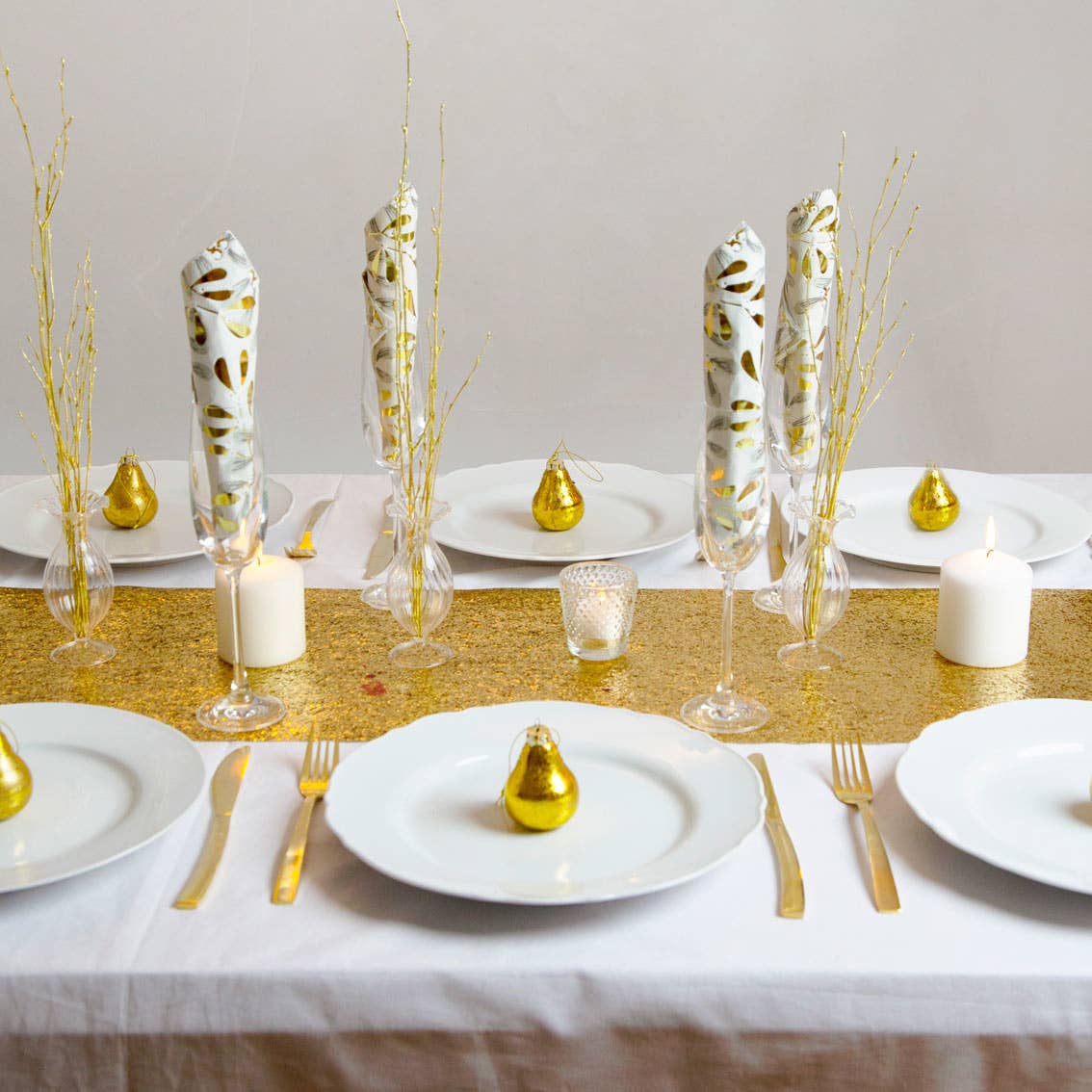 Gold Glitter Table Runner - 6ft
