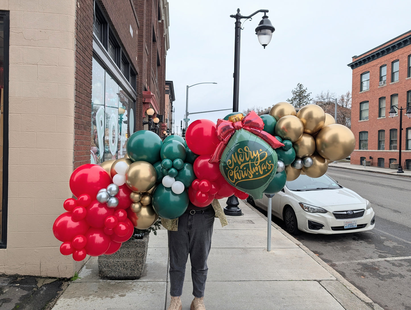 Holiday Grab + Go - Christmas Carol Garland
