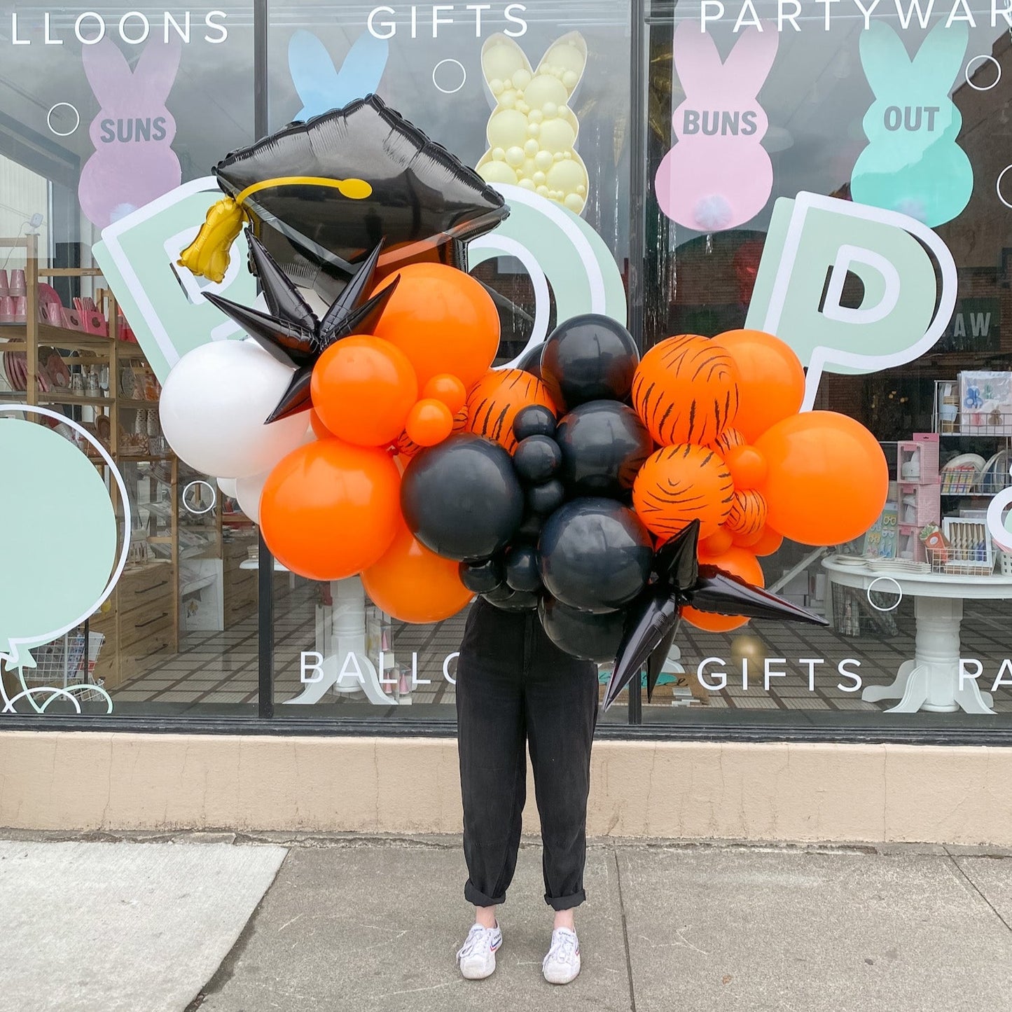 Grab + Go Garland - Grad Cap