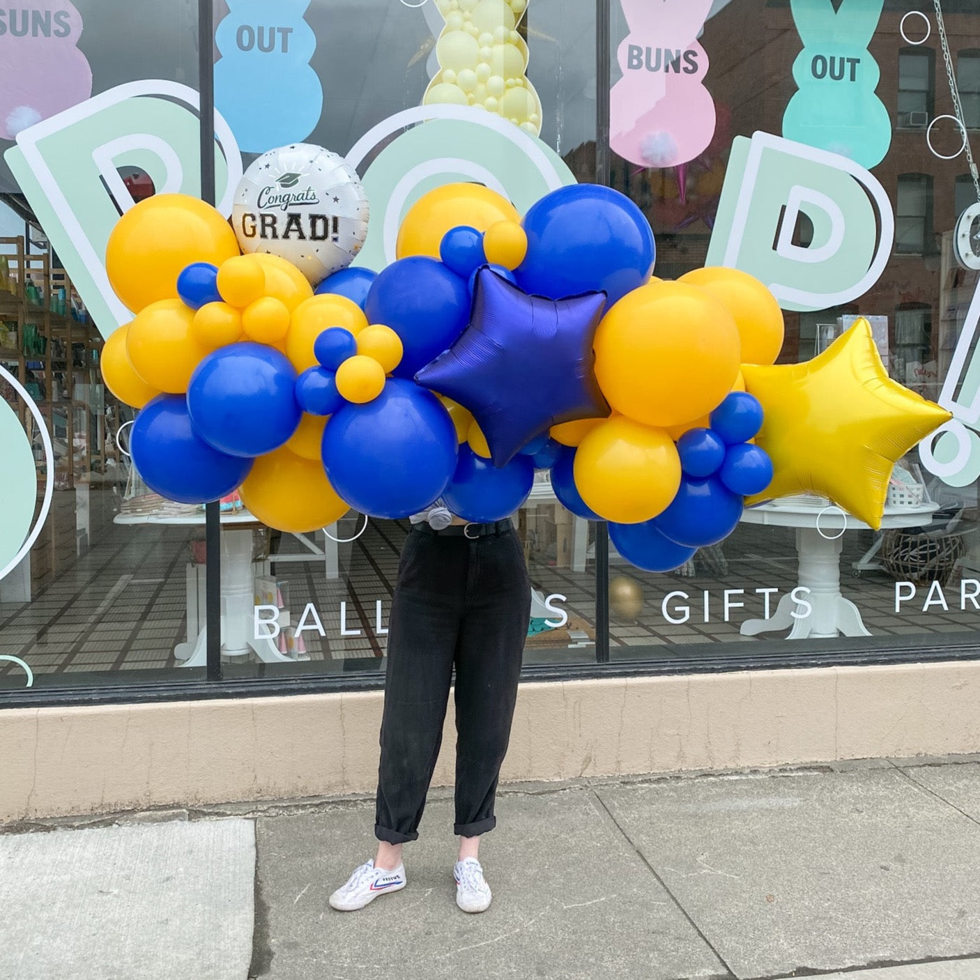 Grab + Go Garland - Grad Star