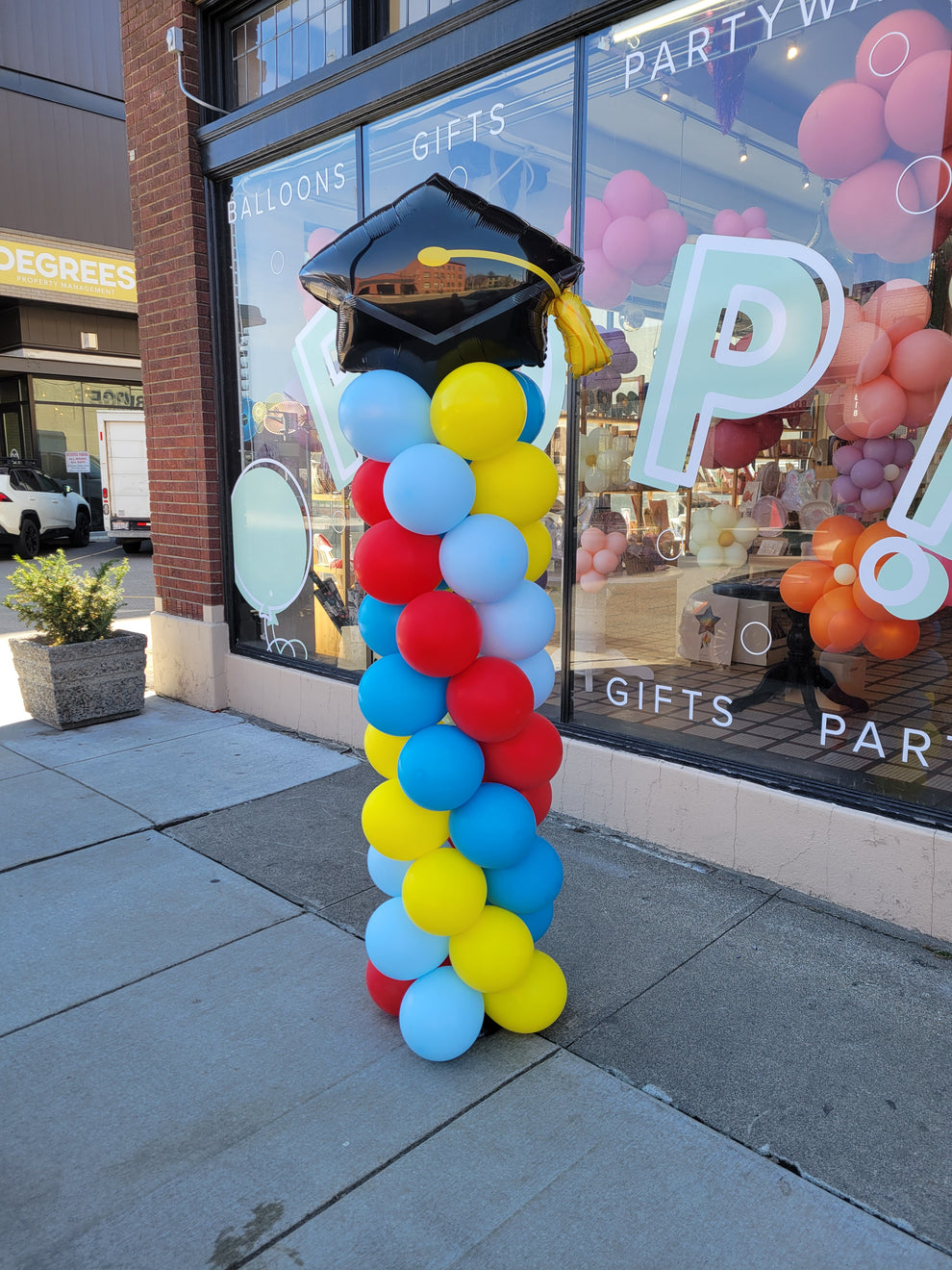 Classic Column (Grad) – Pop Balloon Bar + Party