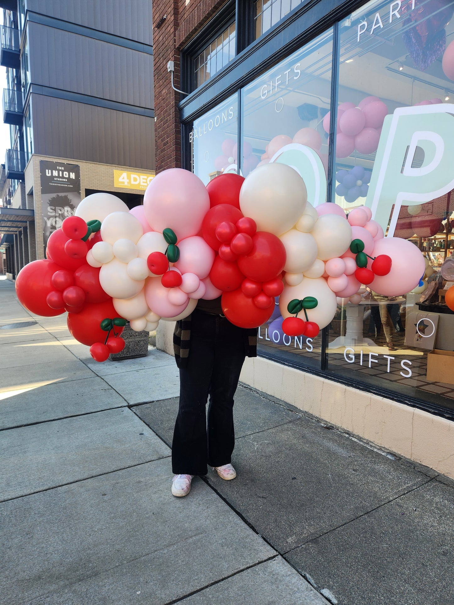 Grab + Go Garland - Cherry Pop