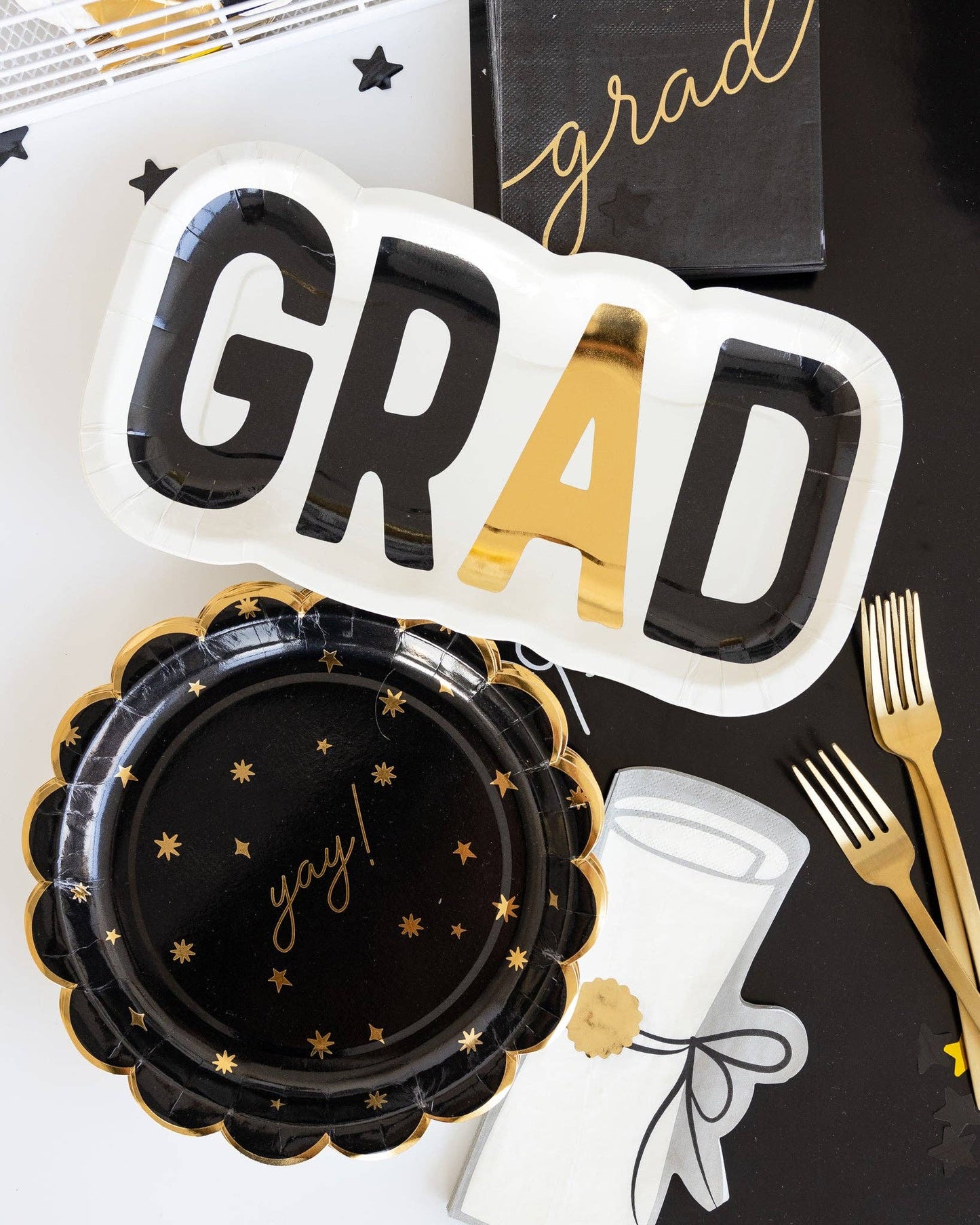 GRAD Shaped Paper Plate